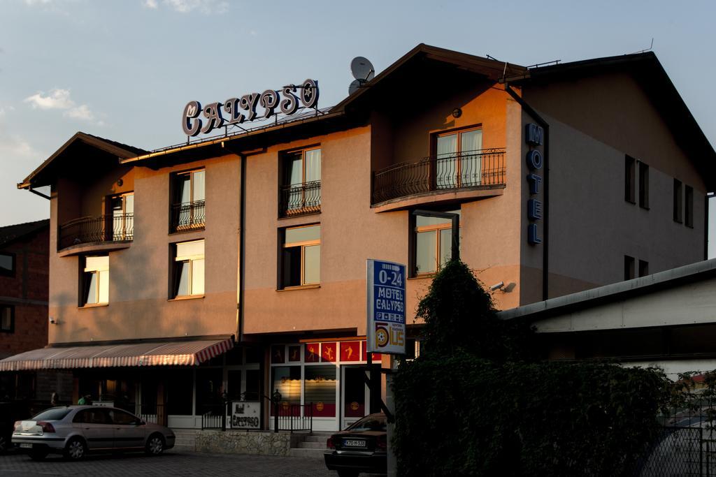 Motel Calypso トラヴニク エクステリア 写真