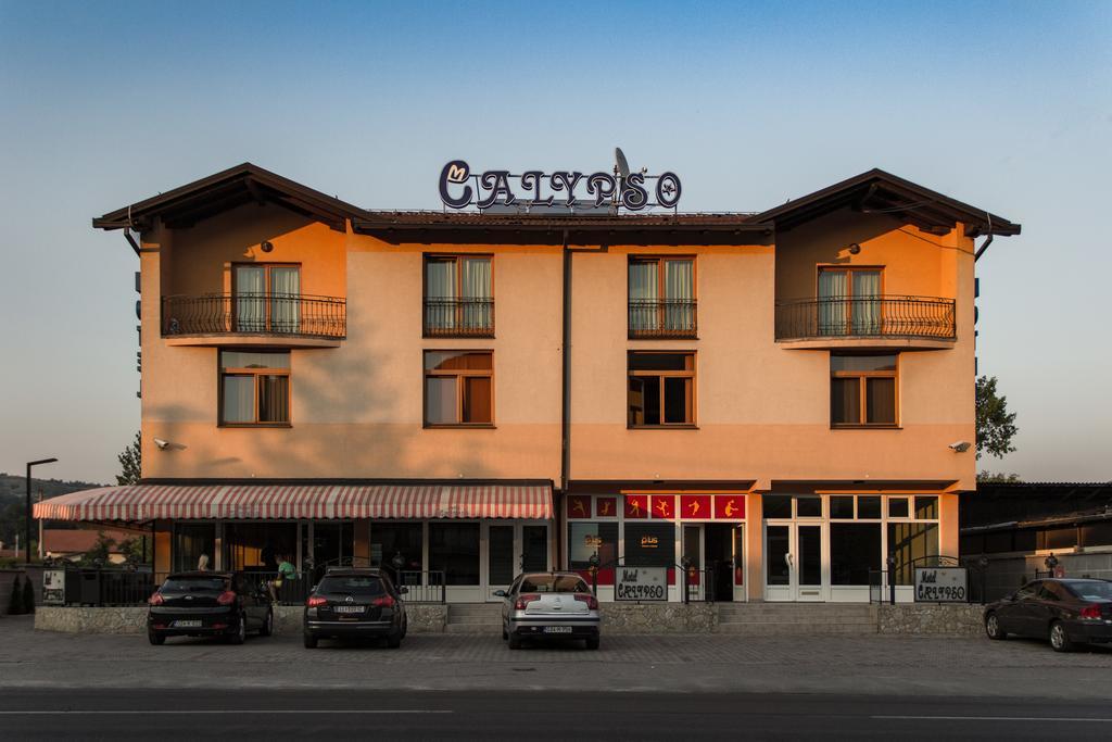 Motel Calypso トラヴニク エクステリア 写真