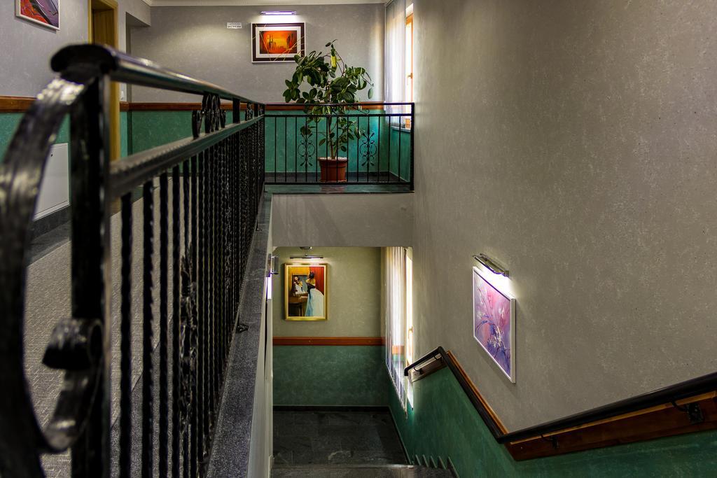 Motel Calypso トラヴニク エクステリア 写真