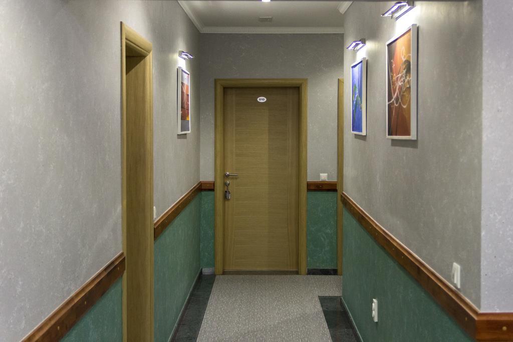 Motel Calypso トラヴニク エクステリア 写真